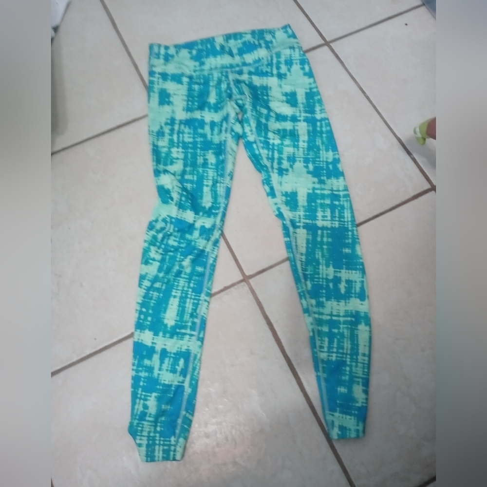 Lululemon Athletic Green blue camouflage low rise yoga leggings